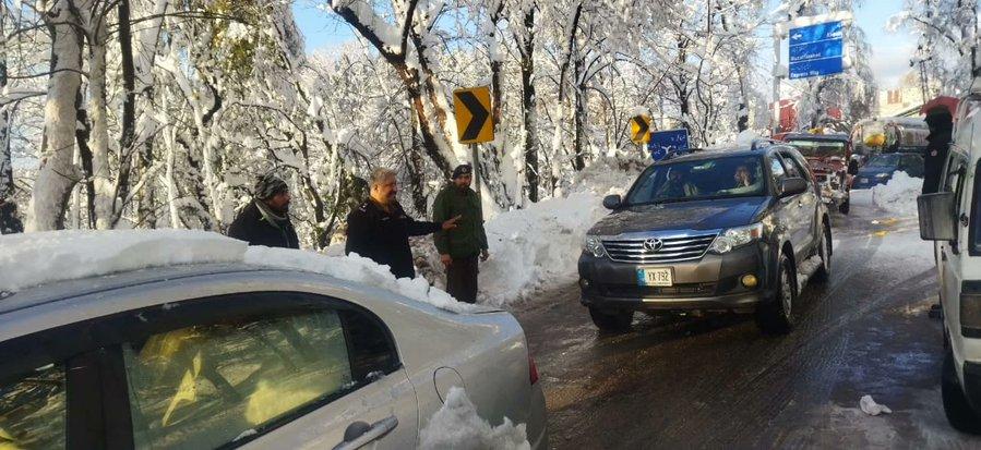 Ban on entrance to Murree and Galiat continues to prevent slippery incidents