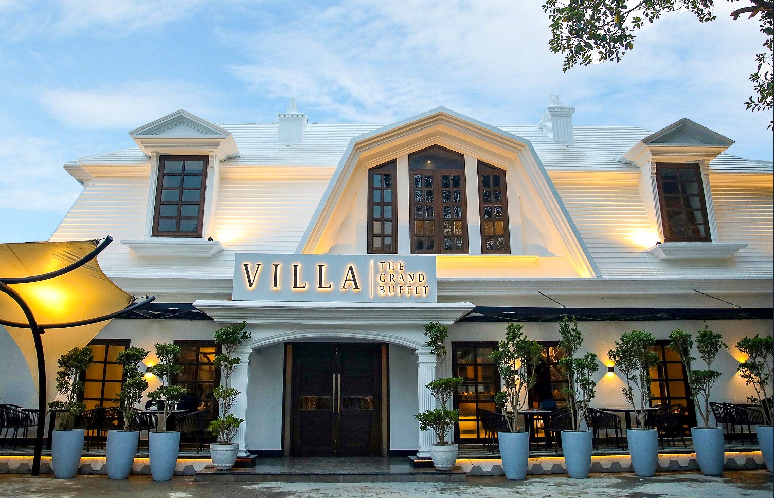 Restaurant ReviewVilla – The Grand Buffet