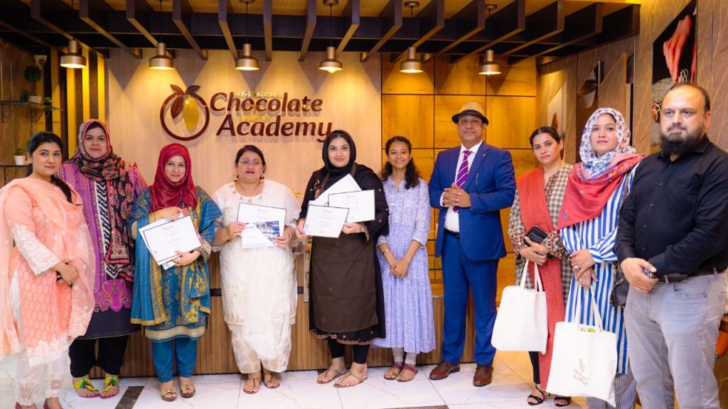 Chocolate Academy – empowering women with cake decoration skills