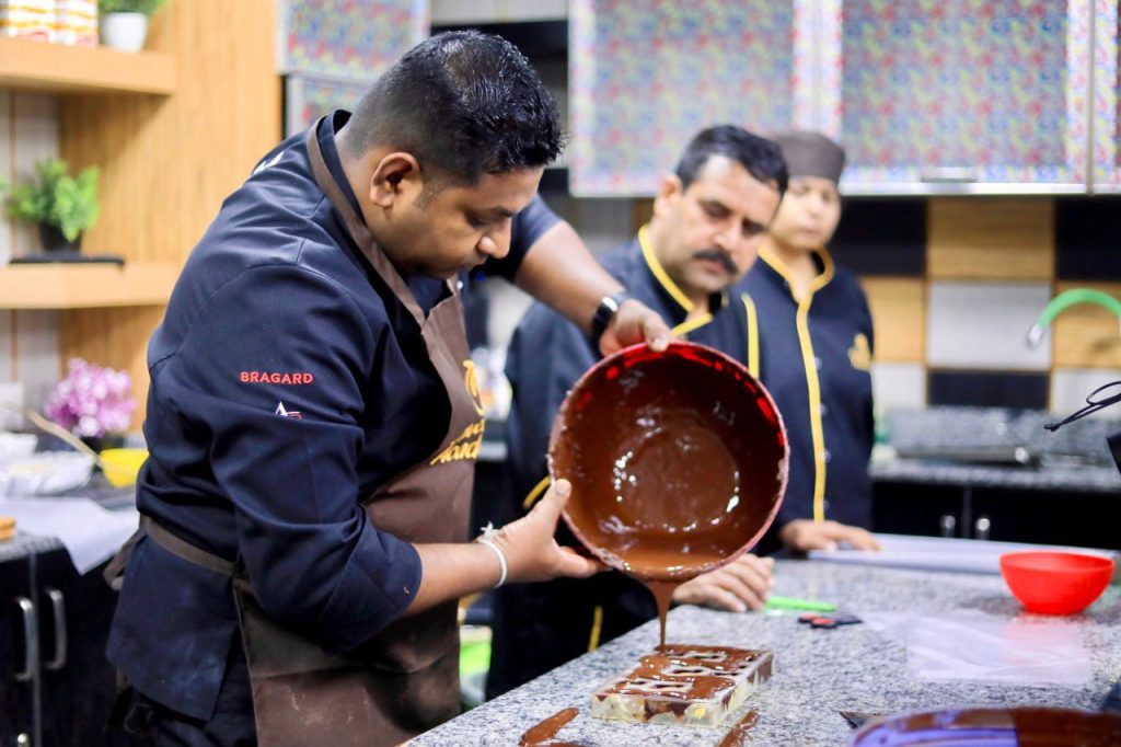 Chef Aravinda trains Pakistani chefs at COTHM