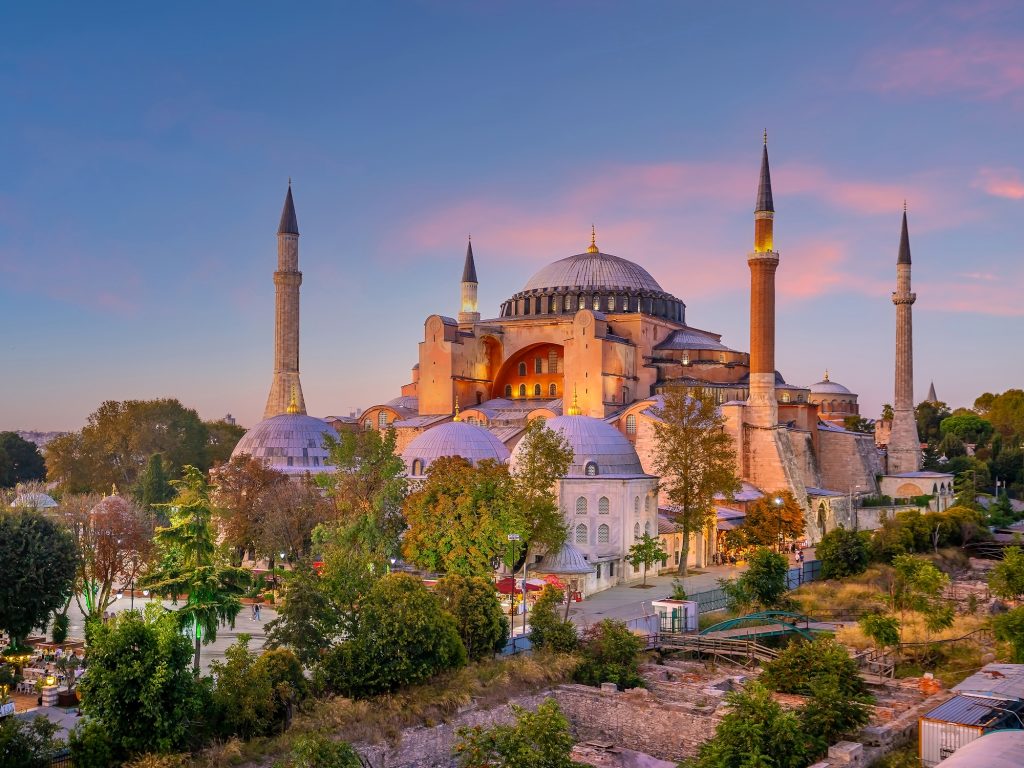 Turkey revises tourism revenue target to $44 billion