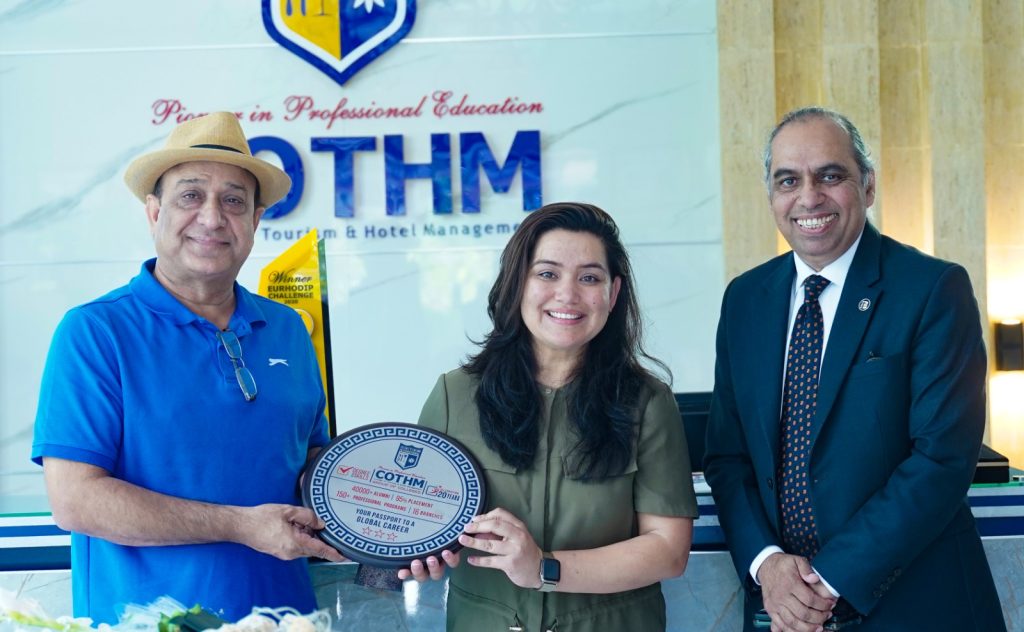 Star of COTHM and a celebrity chef  in USA Rubina Qadeem Khan visits her college after years