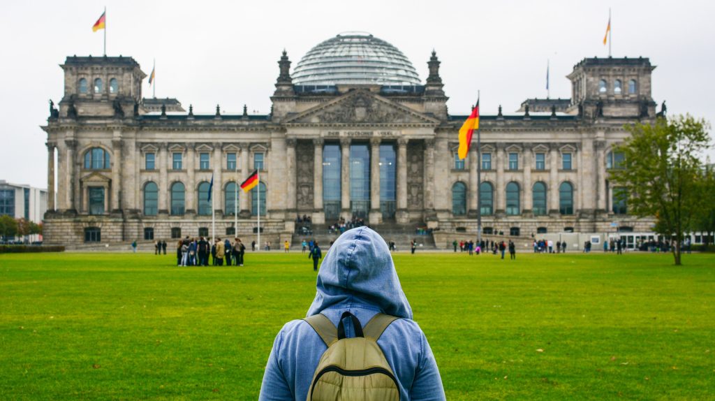 Flying Solo: Tips and Tricks for Solo Travelers in the Air