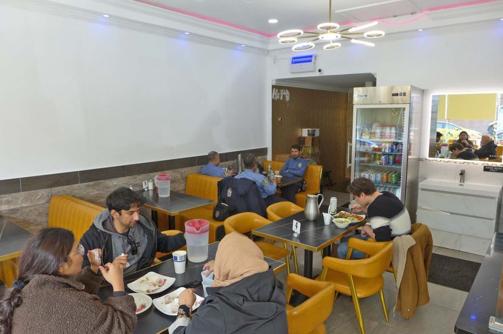Well-done restaurants associations,  Government allows restaurants to resume services