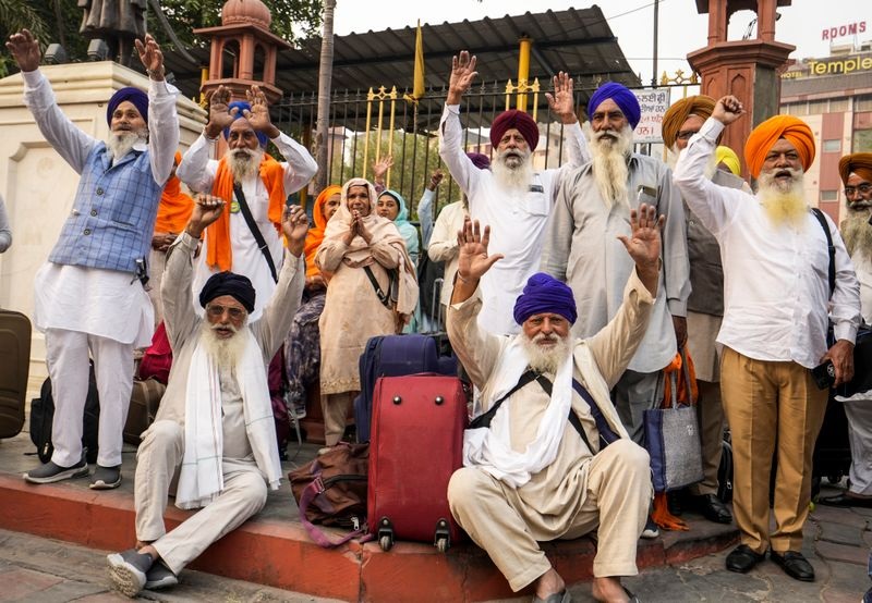 Peace Crossing: 2,000 Sikh Pilgrims Arrive in Pakistan for Guru Nanak Anniversary