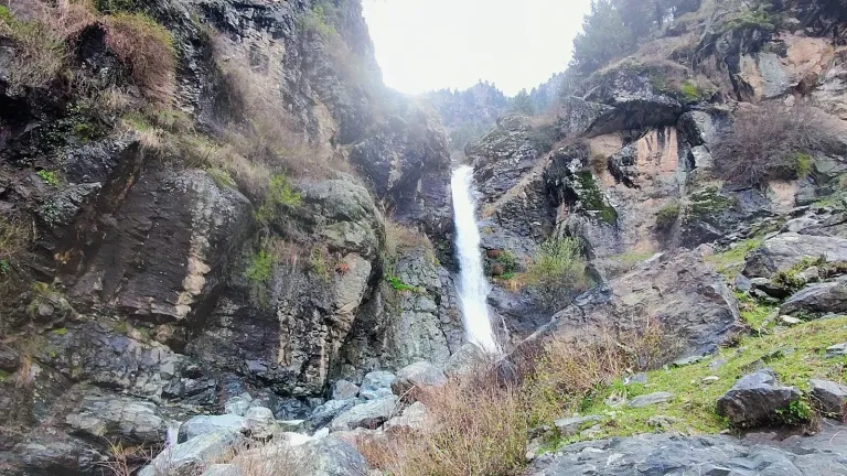 Kumrat Waterfall: Nature’s Hidden Masterpiece Amid Pakistan’s Emerald Wilderness