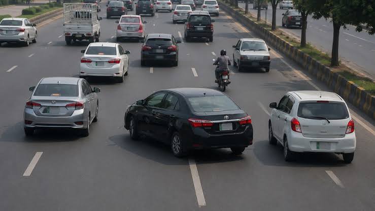 Punjab Traffic Police to Strictly Enforce Lane Discipline Across the Province